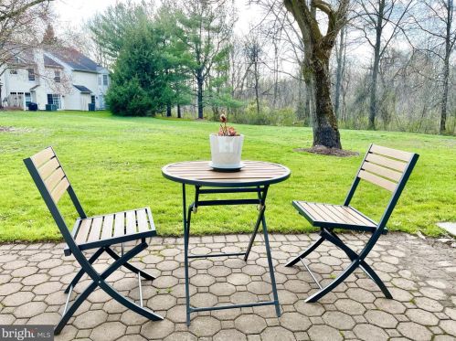 15 Trumbull Ct, Princeton NJ  08540-7060 exterior