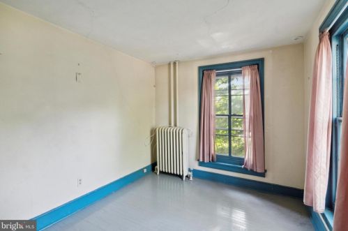 127 Bellevue Ave, Langhorne PA 19047-5264 exterior