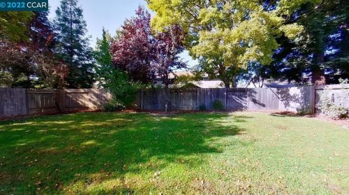 9456 Fairlight Ct, Elk Grove CA  95758-1031 exterior