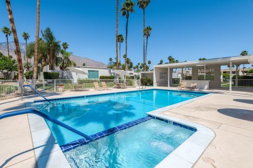 1848 Sandcliff Rd, Palm Springs CA  92264-4844 exterior