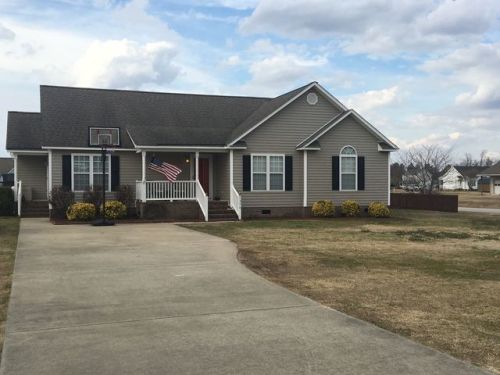 1370 Tucker Rd, Grimesland NC  27837-9054 exterior