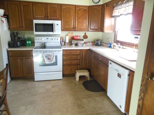 205 Norma Dr, Watertown, WI 53098-2108