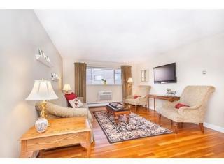 12 Riverside St, Watertown MA  02472-2657 exterior