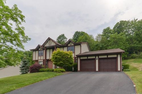 81 Jefferson St, Highland Mills NY  10930-2724 exterior