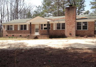 19802 Wagram Rd, Laurinburg, NC 28352-6756