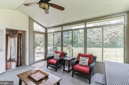 907 Quincy Dr, Yardley PA  19067-2902 exterior