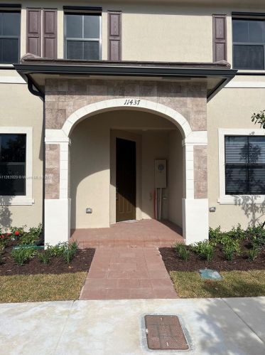11437 34th Ct, Hialeah FL  33018-1879 exterior