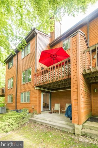 352 Winding Way, Norristown PA  19406-2633 exterior