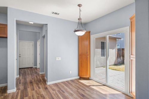 4237 Ivory Ln, Turlock CA  95382-7430 exterior