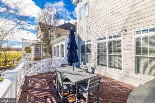 43331 Riverpoint Dr, Leesburg VA 20176-1296 exterior