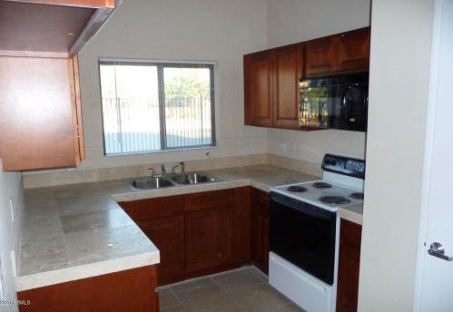 7110 68th Ave, Glendale, AZ 85303-2661