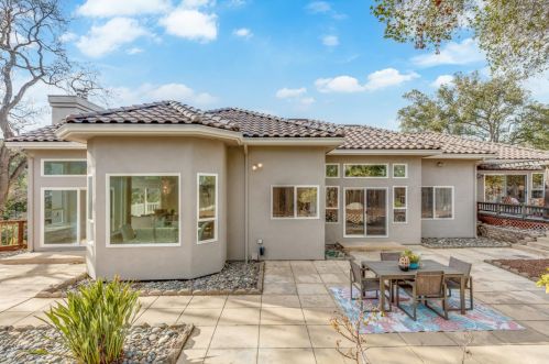 21461 Saratoga Hills Rd, Saratoga CA  95070-5377 exterior