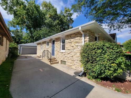 4609 54th St, Milwaukee, WI 53218-5023