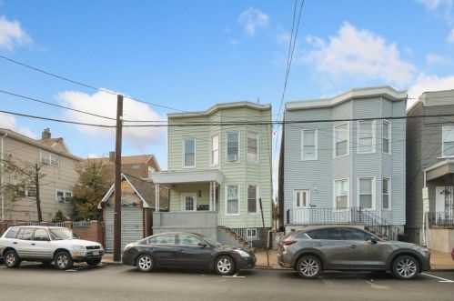 7709 Hudson Ave, North Bergen, NJ 07047-5626