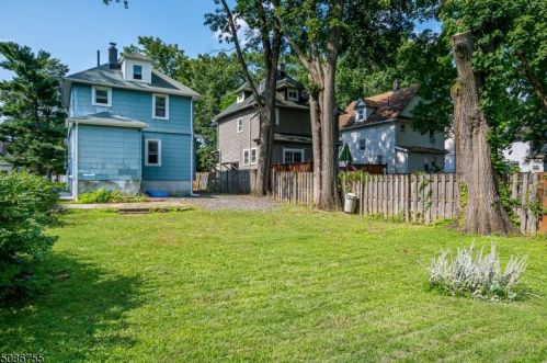 55 Laramie Rd, Plainfield NJ  07060-2951 exterior