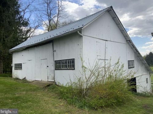 6 Willow Run, Lees Cross Roads, PA 17257-8602