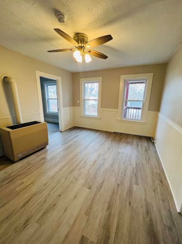 59 Oak St, Dover NH  03820-2828 exterior