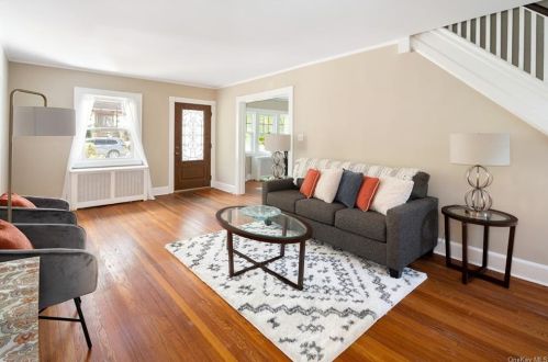 287 Clinton Ave, New Rochelle, NY 10801-1526