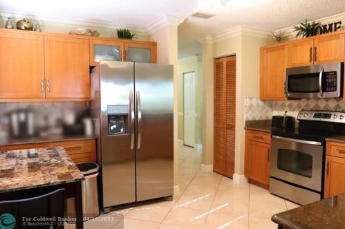 2937 179 Ave, Hollywood FL 33029-1602 exterior