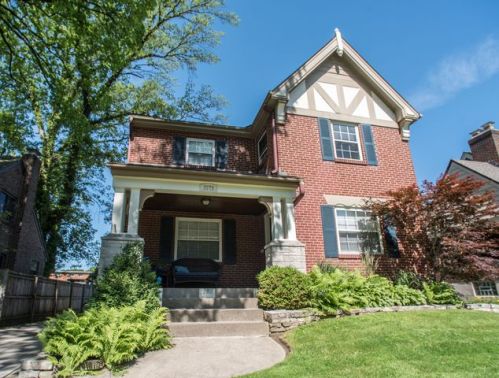 3879 Drakewood Dr, Cincinnati, OH 45209-2125