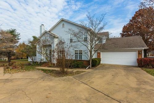 1052 Griffin Gate Dr, Lexington, KY 40511-2308