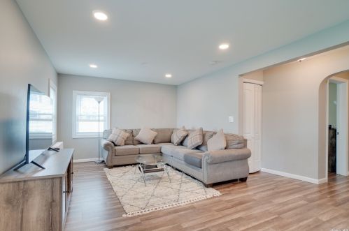 23 Helena Ave, Bethpage NY  11714-4825 exterior