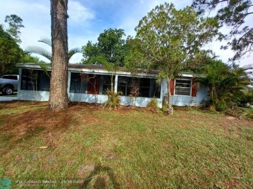 602 Collins St, Sebastian, FL 32958-8104