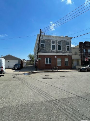102-24 159th Rd, Jamaica, NY 11414-3527