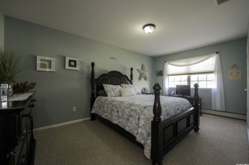 1571 13th St, Babylon NY  11704-3225 exterior