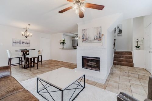 2213 Silverthorn Ln, Lewisville TX  75028-7246 exterior