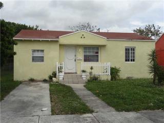 565 49th St, Miami FL  33127-2148 exterior