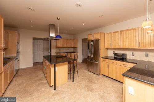 479 Pheasant Dr, Huntingdon Valley PA  19006-3047 exterior