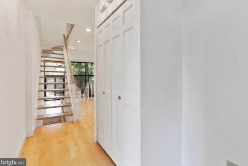 321 N St, Washington, DC 20002-3429