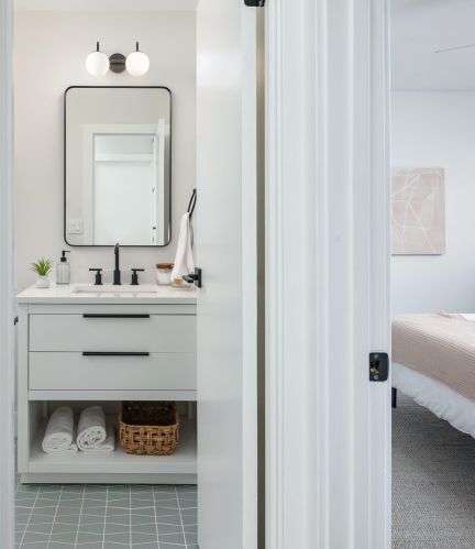 6623 Ballinger Ave, San Diego CA  92119-1822 exterior