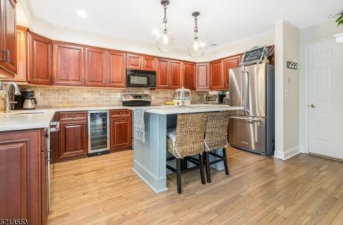 3 Country Club Dr, Annandale NJ  08801-1637 exterior