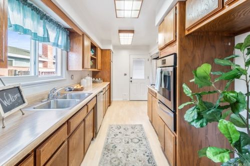 6350 San Rolando Cir, Buena Park CA  90620-3637 exterior