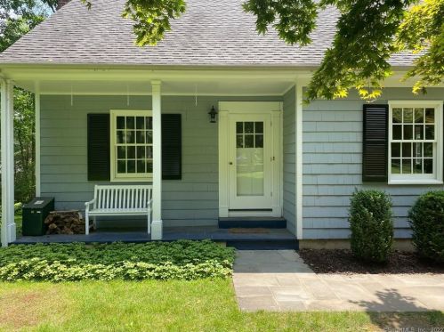 38 Cross Rd, New Canaan, CT 06840-6541