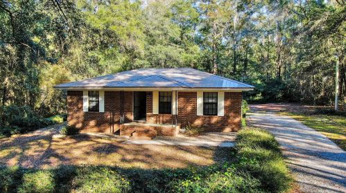 79 Meadowbrook Ln, Defuniak Springs, FL 32435-2719