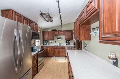 151 Lake St, Mukwonago, WI 53149-1322