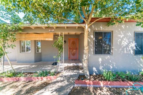 5924 State Ave, Glendale, AZ 85301-1862