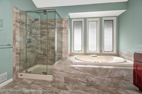 167 Ln Quinta Ct, Holmdel Village NJ  07733-2536 exterior