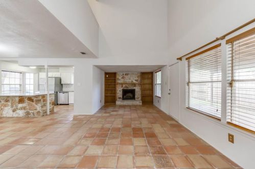 4200 Everest Ln, Austin TX  78727-5933 exterior