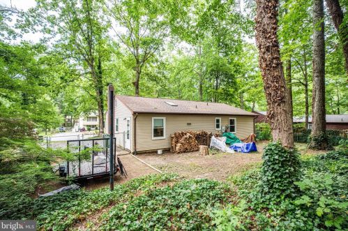 214 Hampton Dr, Spotsylvania VA 22551-8747 exterior