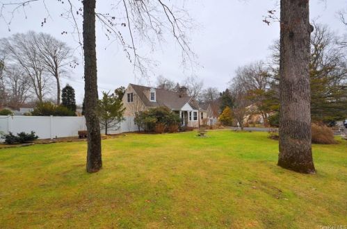 1 Maplewood Rd, Hartsdale NY  10530-1627 exterior