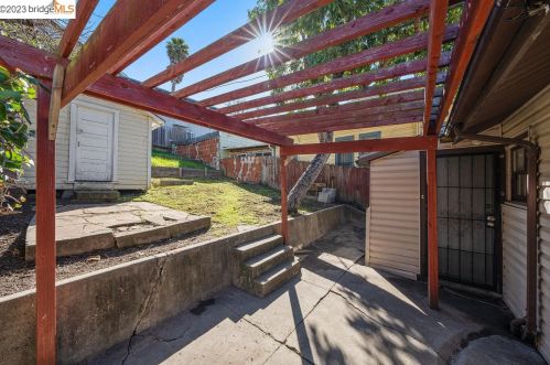 3006 14 Ave, Oakland CA 94602-1015 exterior