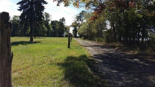 15687 Felgar Rd, Stahlstown, PA 15687