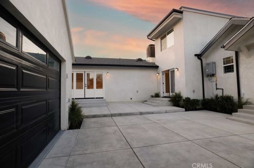 11512 La Maida St, North Hollywood CA  91601-4323 exterior