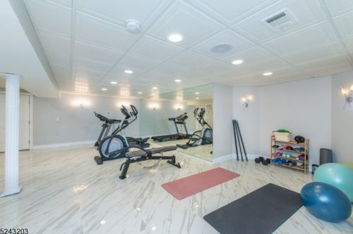 19 Marisa Ct, West Milford NJ  07480-3000 exterior