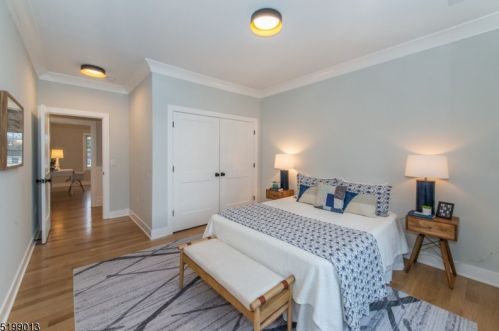 84 Elmwood Ave, Chatham Township NJ  07928-2628 exterior