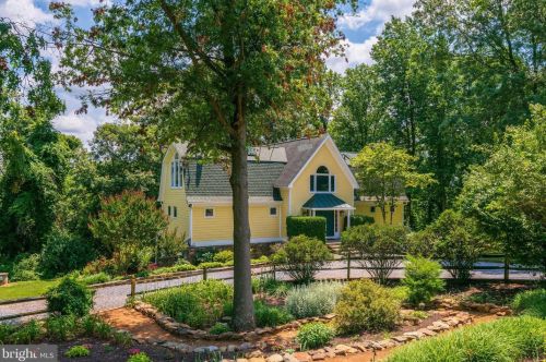 34917 Snickersville Tpke, Round Hill, VA 20141-2027